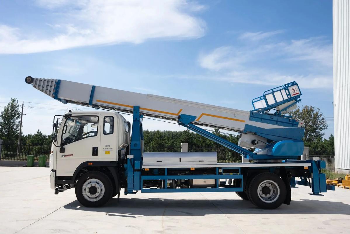 容城县云梯上料车租赁费用