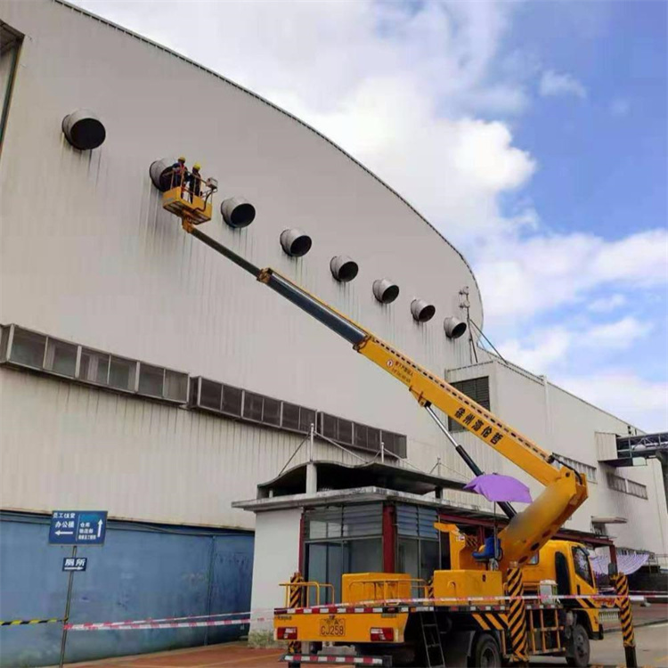 容城县高空作业车出租服务：专业广告牌安装解决方案