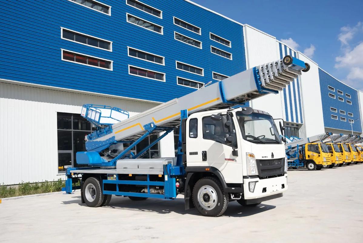 容城县出租云梯车高空作业车 建筑垃圾搬运